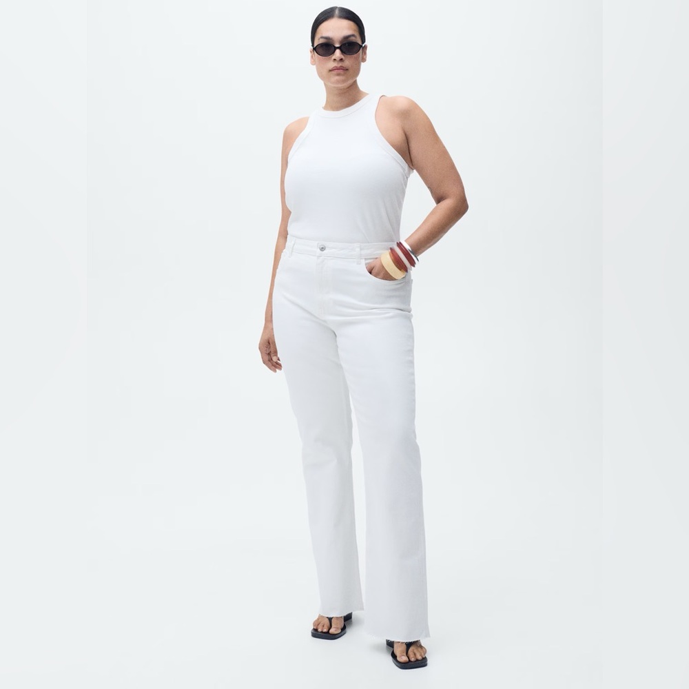 EUC Mango Fiona Women's Flare White Jeans